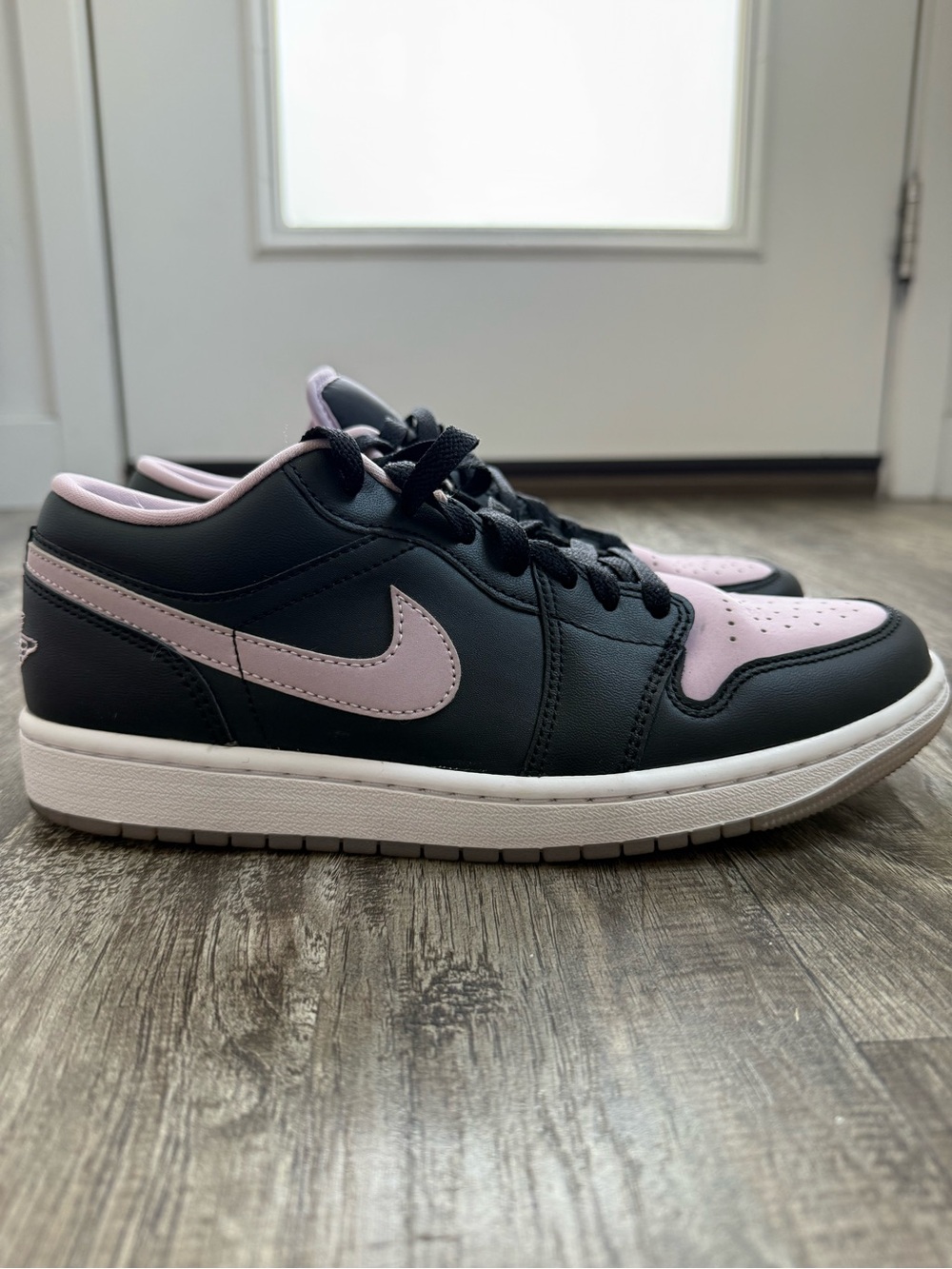 Nike Air Jordan 1 Low Black Iced Lilac